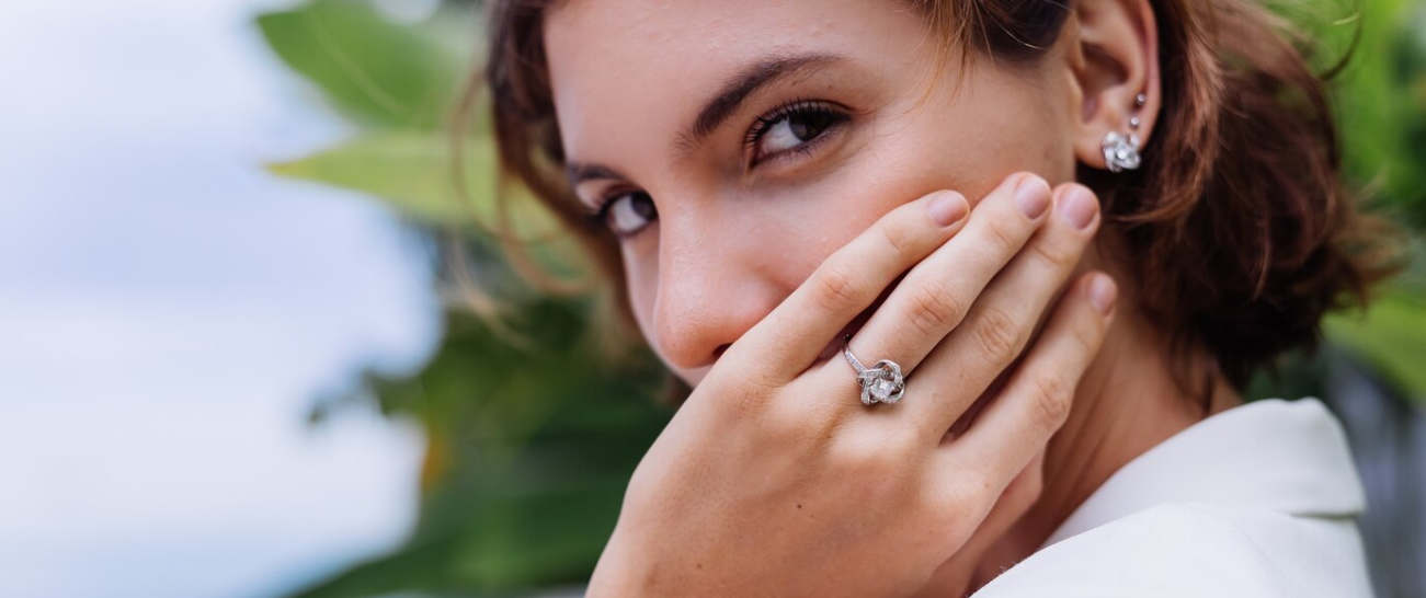 What Are the Benefits of Wearing Silver Jewelry Daily?