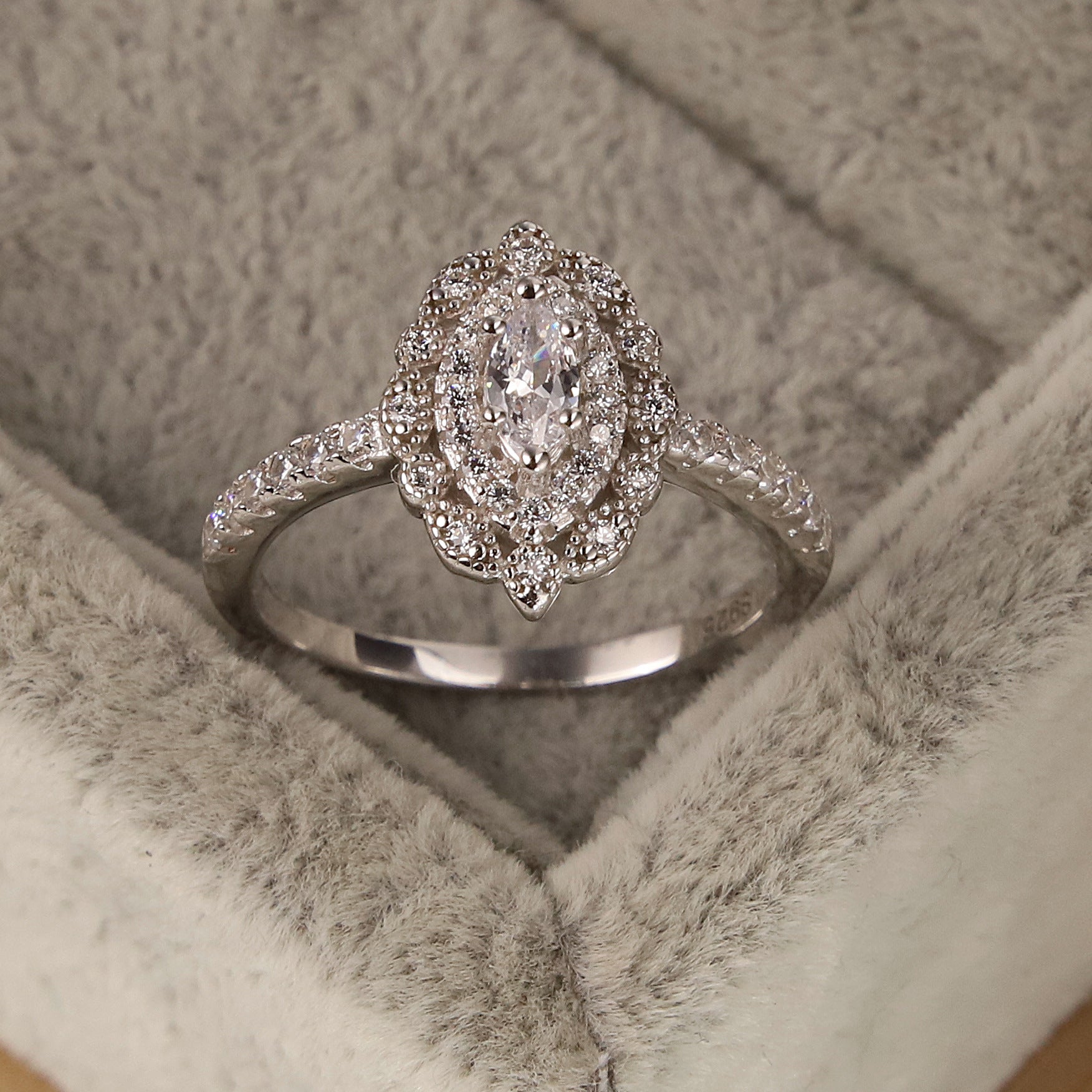 vintage engagement rings; everyday rings for her; Eamti;