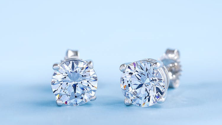 6 Best Reasons to Choose a Lab-Grown Diamond Engagement Ring