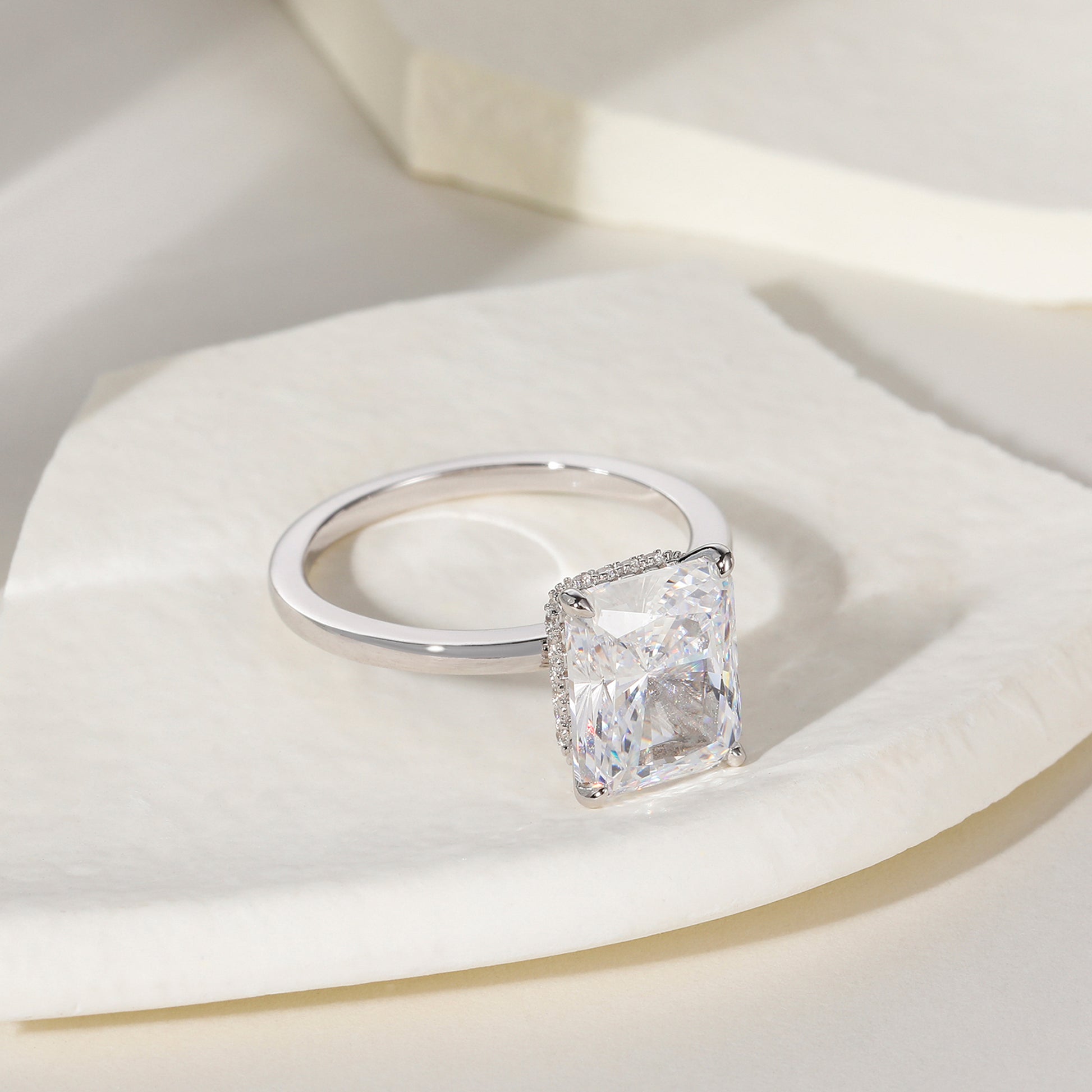 radiant cut engagement rings, radiant cut, radiant diamond, radiant cut diamond ring, radiant cut ring, radiant diamond ring, 4 carat radiant cut diamond ring, cubic zirconia engagement rings, cubic zirconia wedding rings, fake diamond rings, travel ring, cz stones