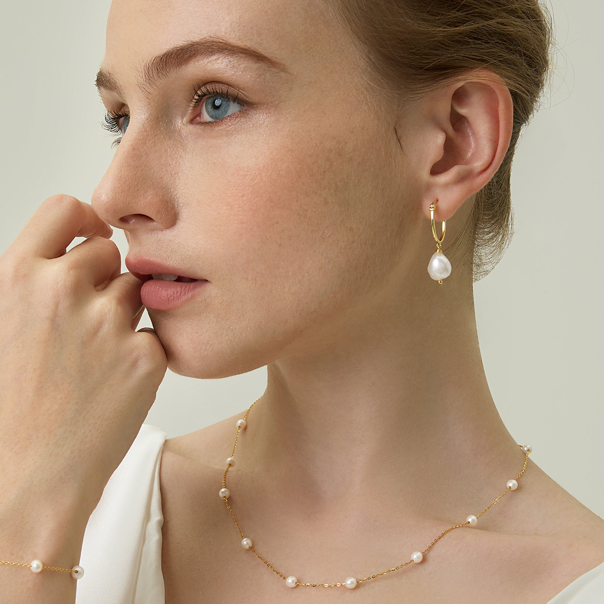 eamti earrings, eamti pearl earrings, eamti huggie earrings,  white pearls, Baroque Freshwater Pearl Hoop Earrings, Pearl Hoop Earrings, eamti jewelry