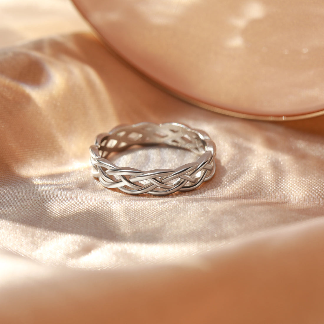 sterling silver rings; vintage wedding bands; Eamti;