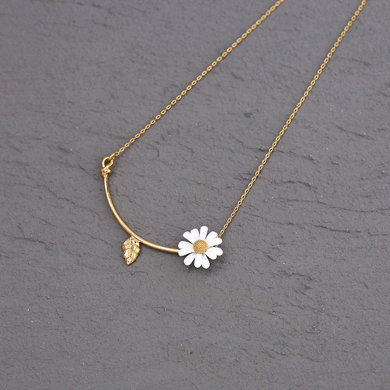 Small Daisy Flower Clavicle Necklace